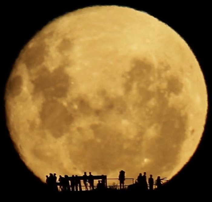 Moonrise New Zealand